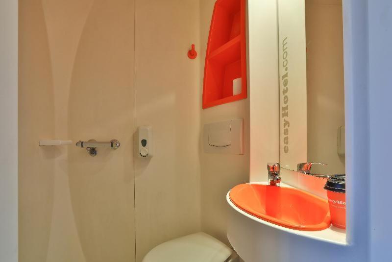 Easyhotel Sofia Sófia Quarto foto